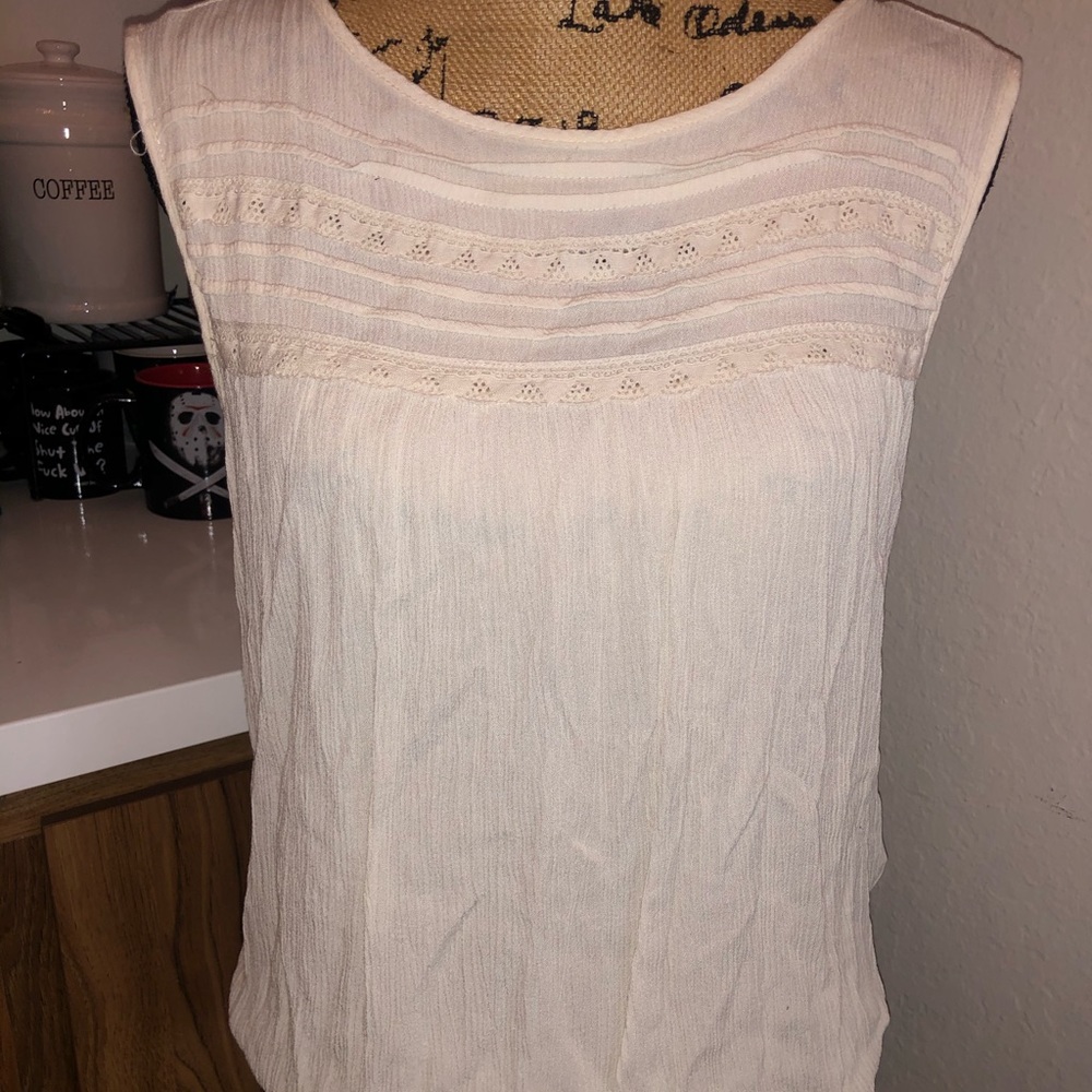 Max Studio cream top with subtle knit detail SZ L